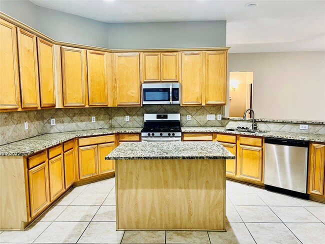 Building Photo - 18215 Linden Forest Ln