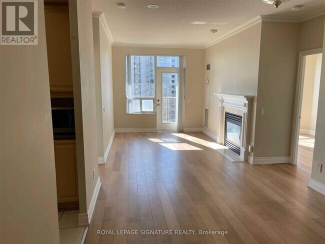 Photo - 25 Kingsbridge Garden Cir Unité 2811