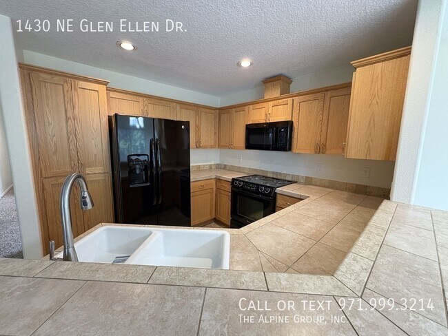 Photo - 1430 NE Glen Ellen Dr