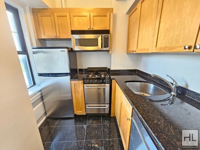 Studio in West Village | 9th Floor, Full-Service Building