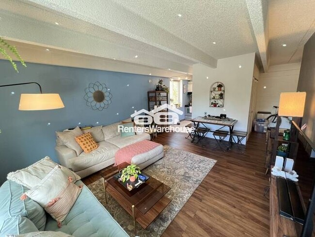 Building Photo - Beautiful 1 bedroom 1 bath condo, fantastic location in Capitol Hill (Water/sewer and Trash Utili... Unit Apartment 215