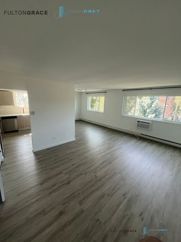 Photo - 7621 N Sheridan Rd