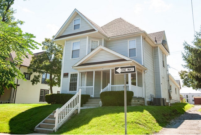 Building Photo - 521 N Washington St Unit 1 Rental