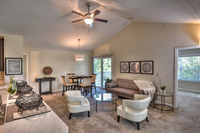 Loch Raven Pointe Apartments and Townhomes
