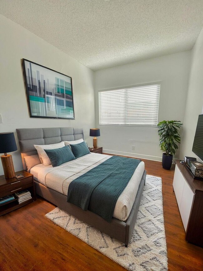 2919 Van Buren Pl Unidad 2921 Van Buren Place