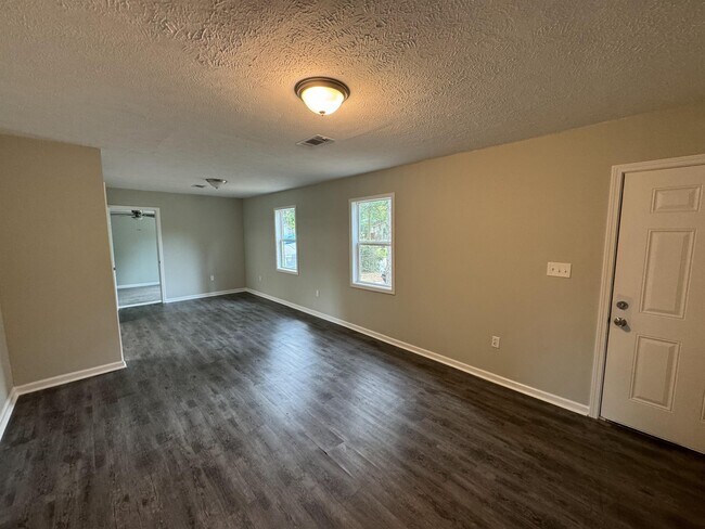 Photo - 742 Montclair Pl