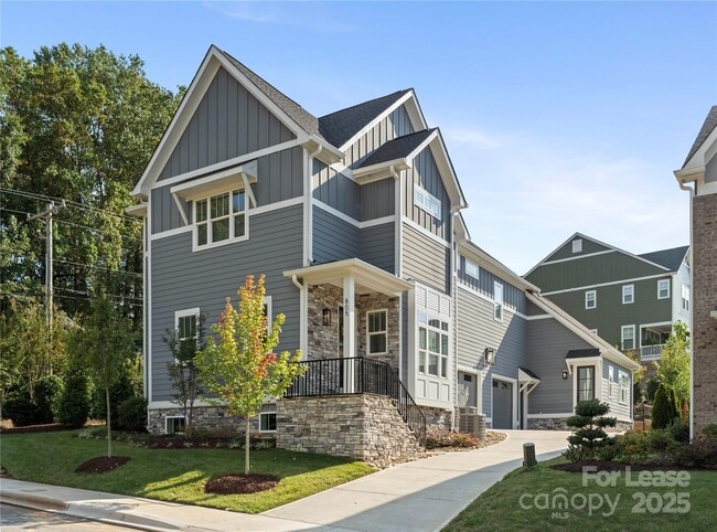 Building Photo - 805 Naples Dr