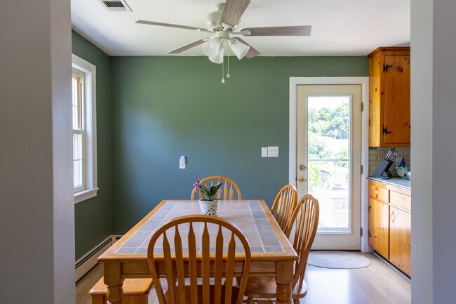 Photo - 83 Willow St Unidad Room 2