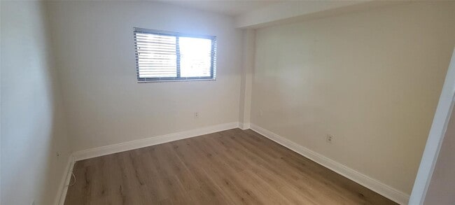 Photo - 350 Palm Cir W Unidad 104