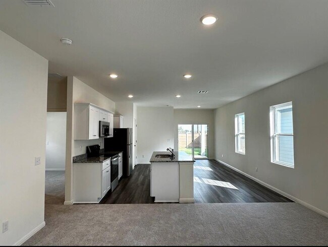 Photo - 16116 Viburnum Dr