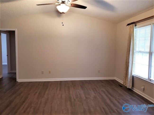 Photo - 132 Raleigh Way