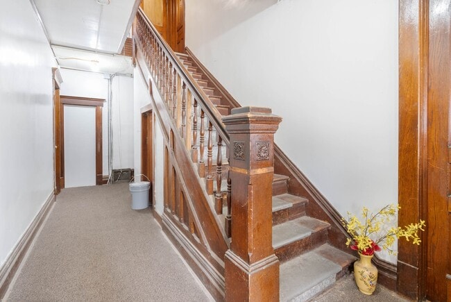 Building Photo - 2610 College St - Cedar Falls Rental