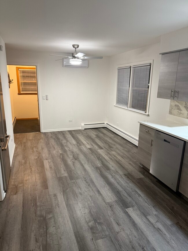 Photo - 5400 W Dakin St Unit 1st floor