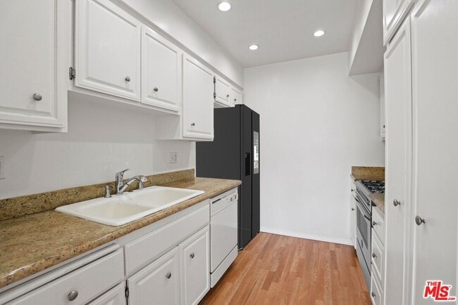 Photo - 11908 Dorothy St Unit 102