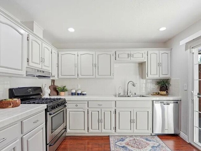 Photo - 2019 Malden Ave