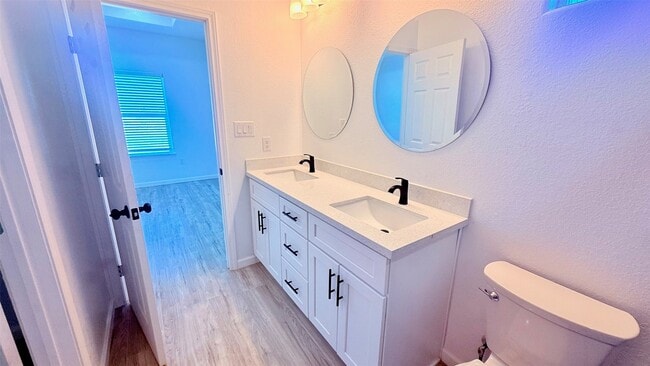 Photo - 7018-5914 02