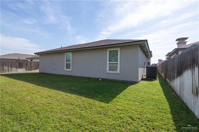 Photo - 30 Wisteria Ave