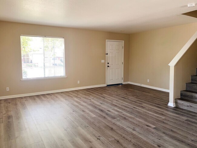 Photo - 4 Bedroom Home in Hollister  - No App Fee