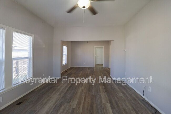 Photo - 535 S 39th W Ave