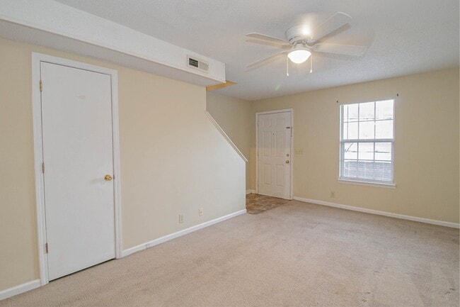 Photo - 117 Hickory Trace Rd