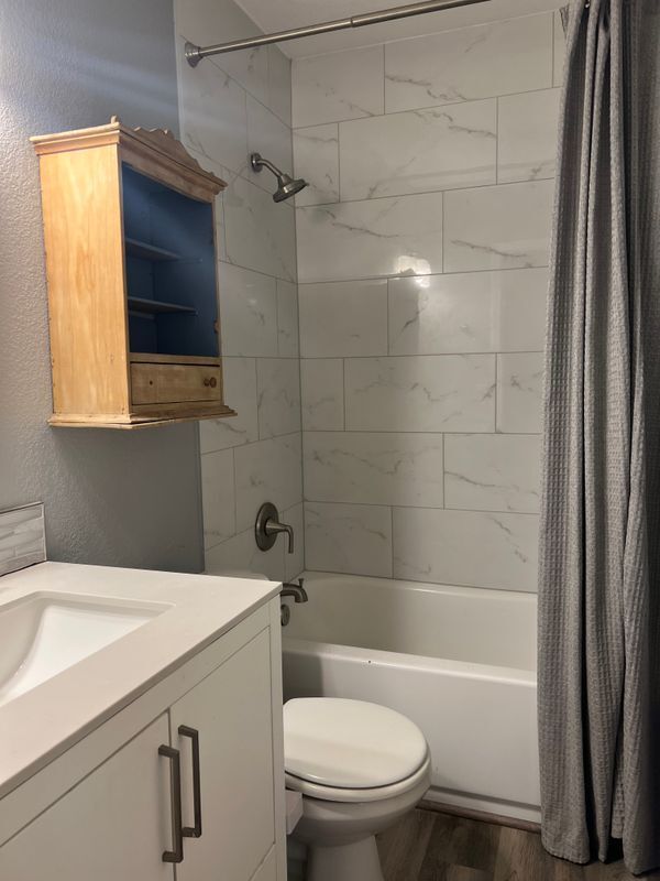 Photo - 210 meadowlane