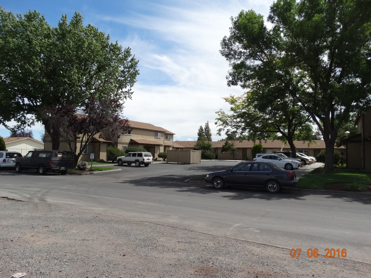 Photo - Stafford Square II