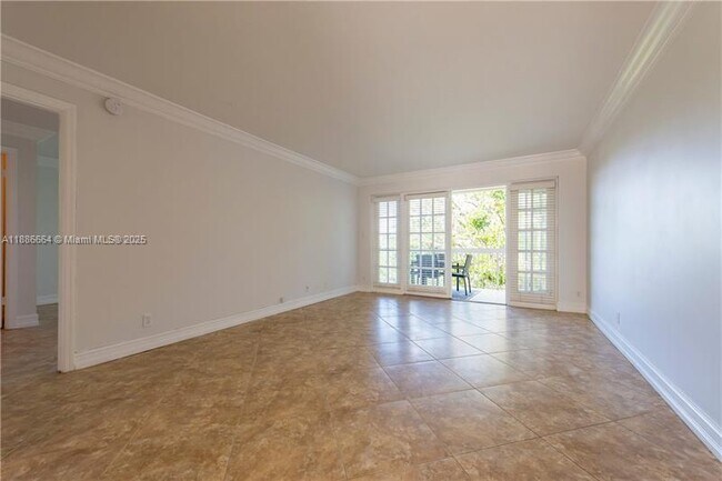 Photo - 2420 SE 17th St Unidad 404C