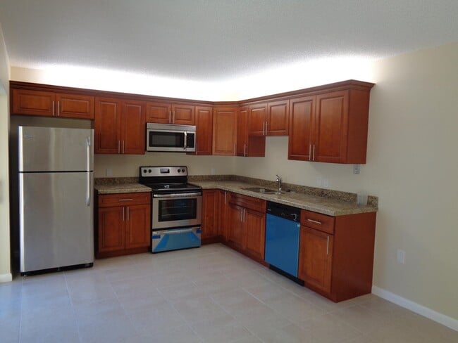 Photo - 505 5th Way