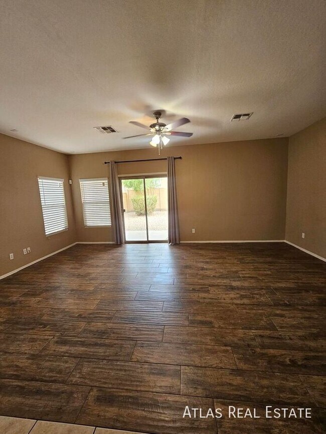 Photo - 5440 W Park St