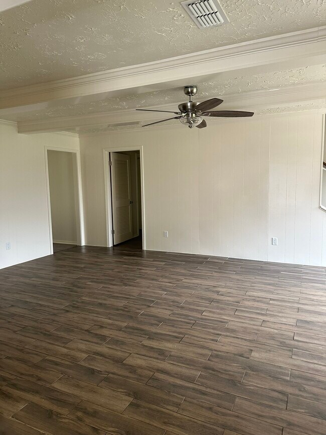 11719 Scottsdale Dr