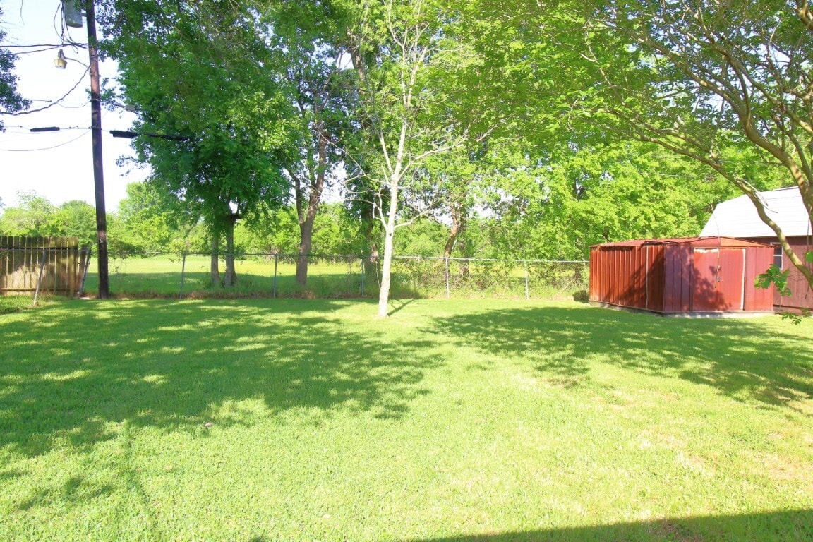 Photo - 508 Julie Ln