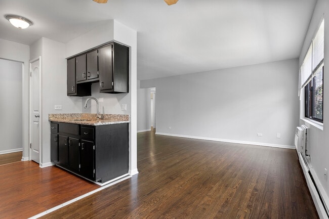 Photo - 6826 N Ridge Blvd