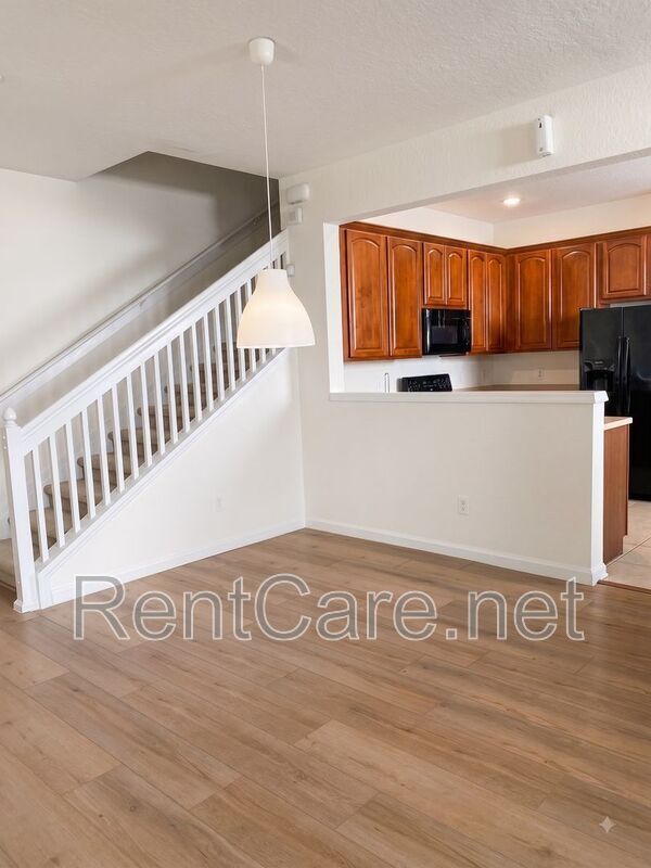 Photo - 831 Enclair St