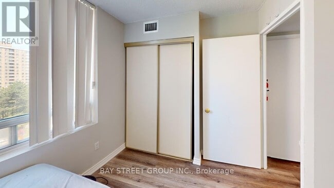 Photo - 3050 Ellesmere Rd Unit 1019