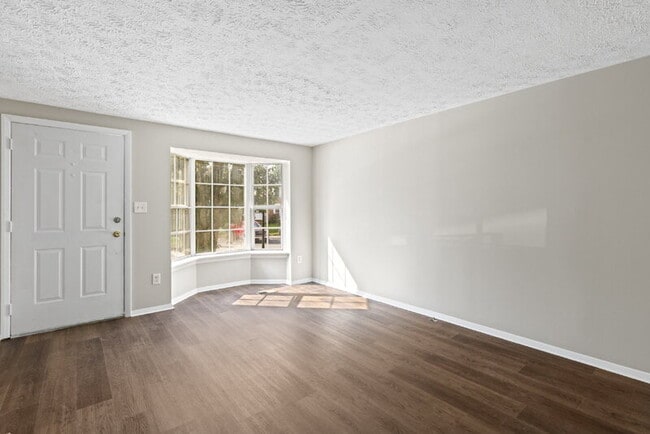 Photo - 916 Pentwood Ct