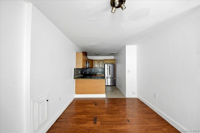 Photo - 2975 Edson Ave