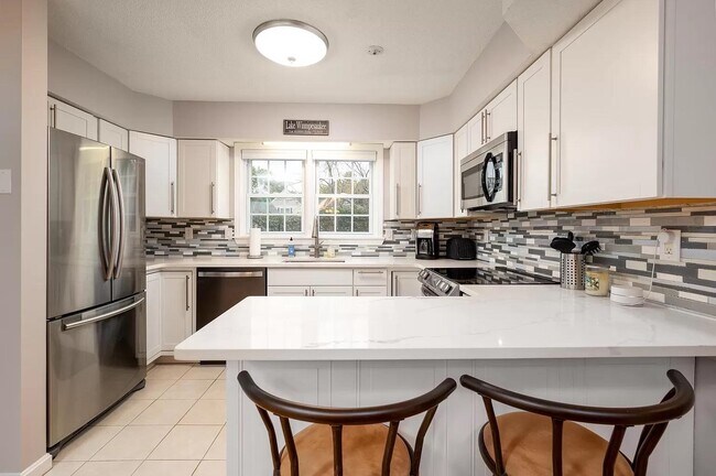 3 Williamsburg Cir Unit C