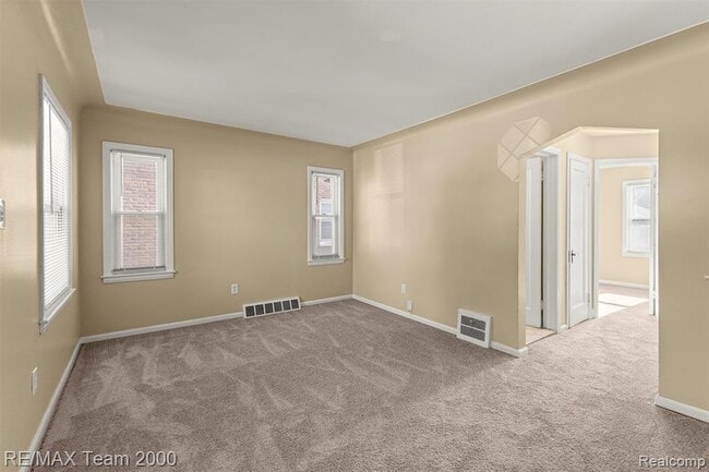 Photo - 3339 Lincoln St