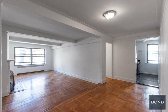 Building Photo - 137 E 38th St Unit 12D Rental