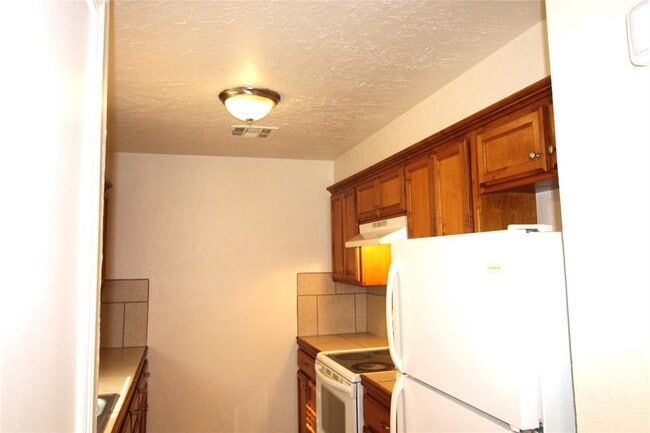 Photo - 118 NE 12th St