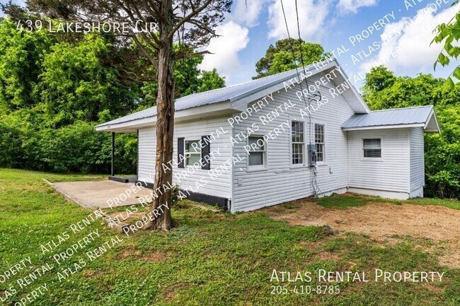 Photo - 439 Lakeshore Cir