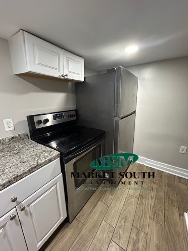 Building Photo - 31 E 404 Unit 404 1/2 E. 31st Street