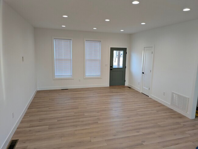 Photo - 152 Robin Rd