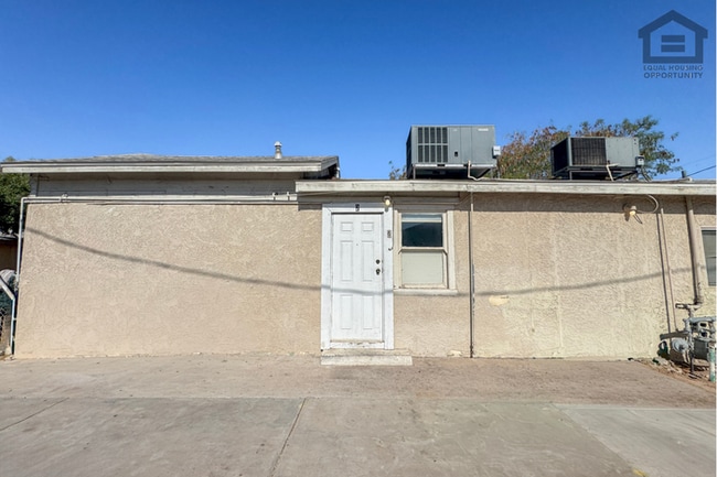 Photo - 2Bed/1Bath Apartment at Camelback Rd/Central Ave! Ready for Immediate Move-In! – NO HOA!