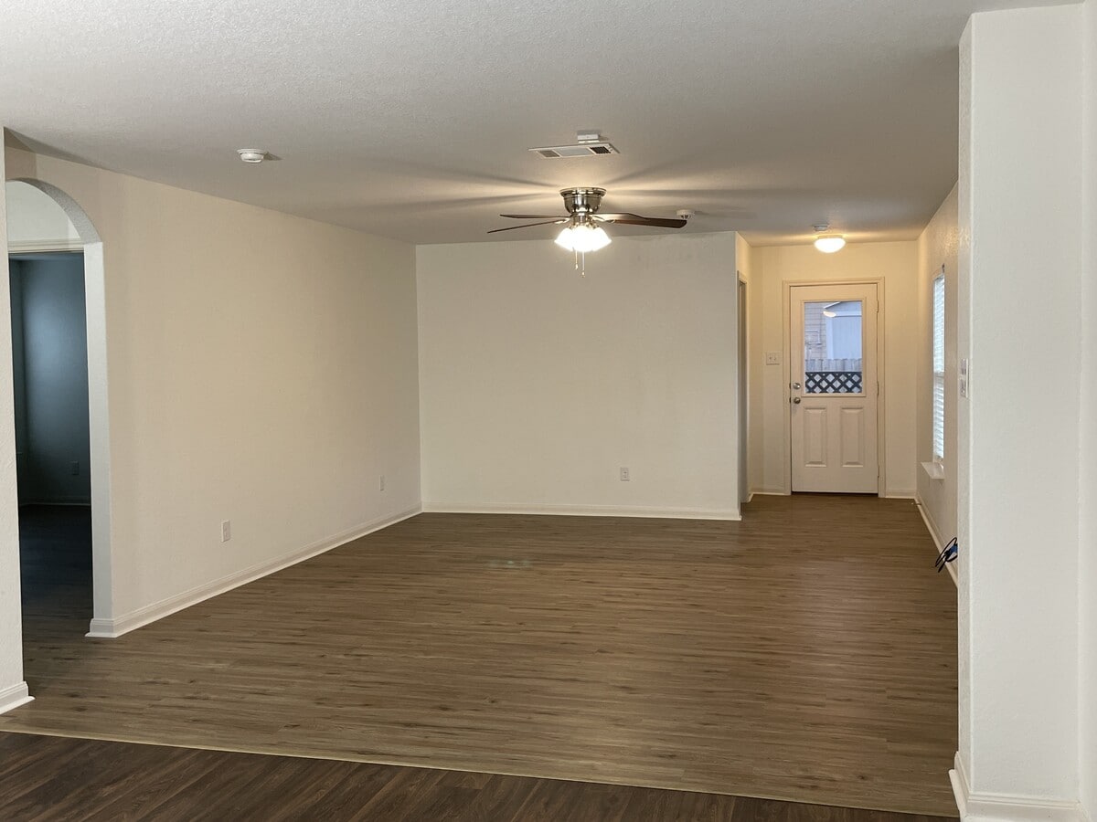 Photo - 1525 Breanna Ln