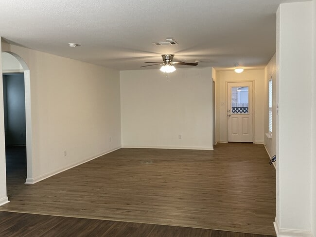 Building Photo - 1525 Breanna Ln