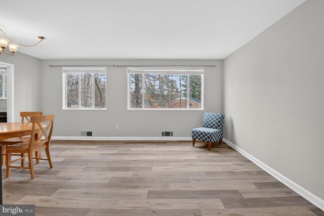 Photo - 10423 Montrose Ave Unit 303