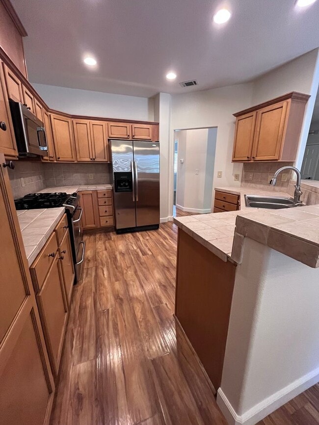 Photo - NICE HOME IN ORANGEVALE!!