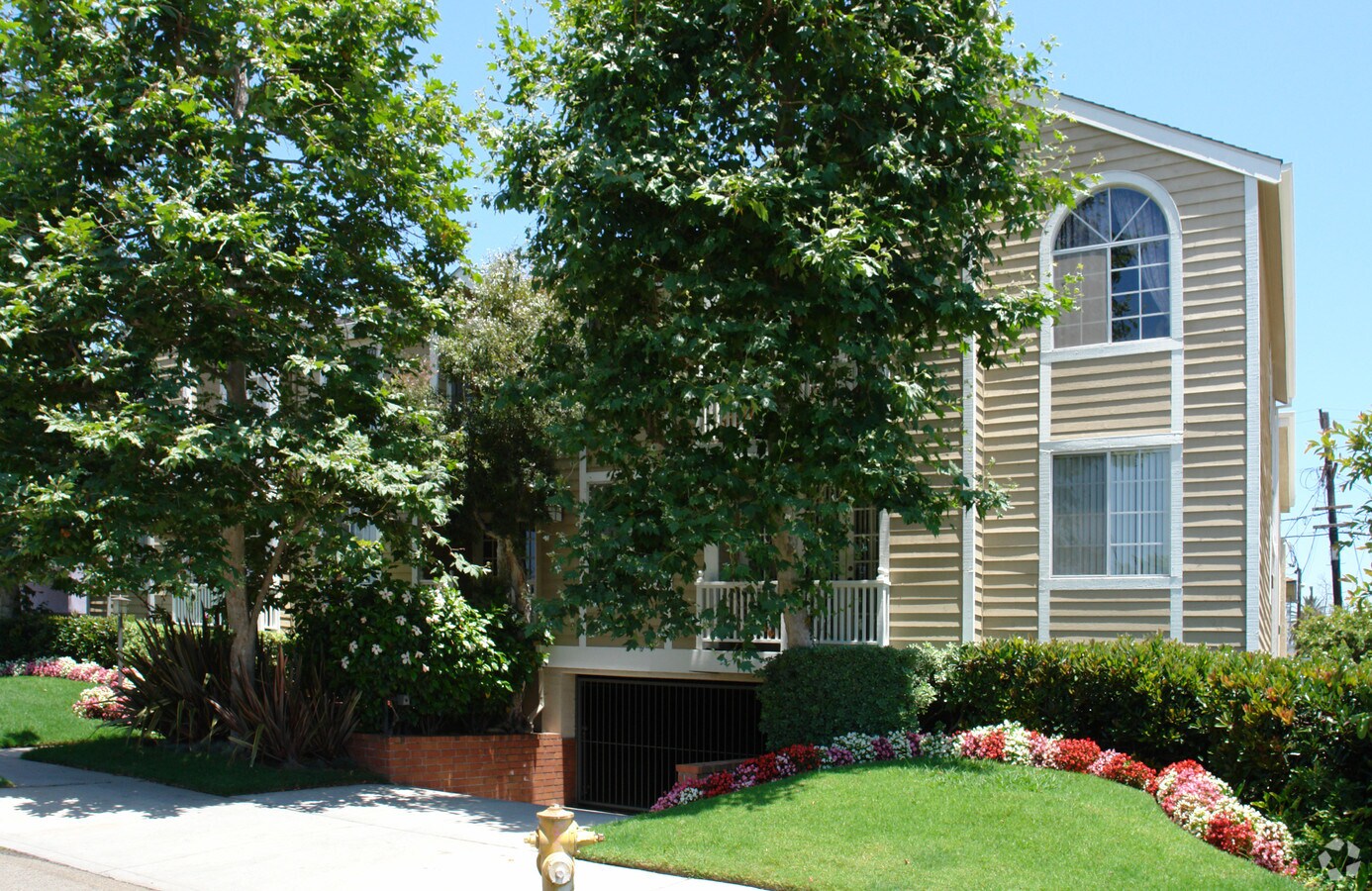 Photo - 3732 Veteran Ave