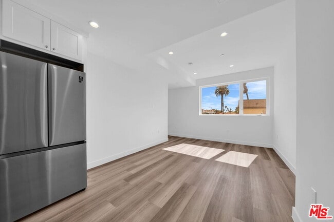 Photo - 667 Wilton Pl Unit 207